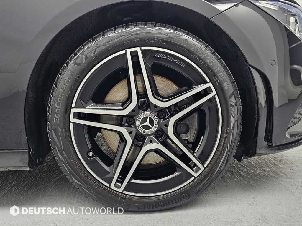 Mercedes Benz CLA Class - Vista 5