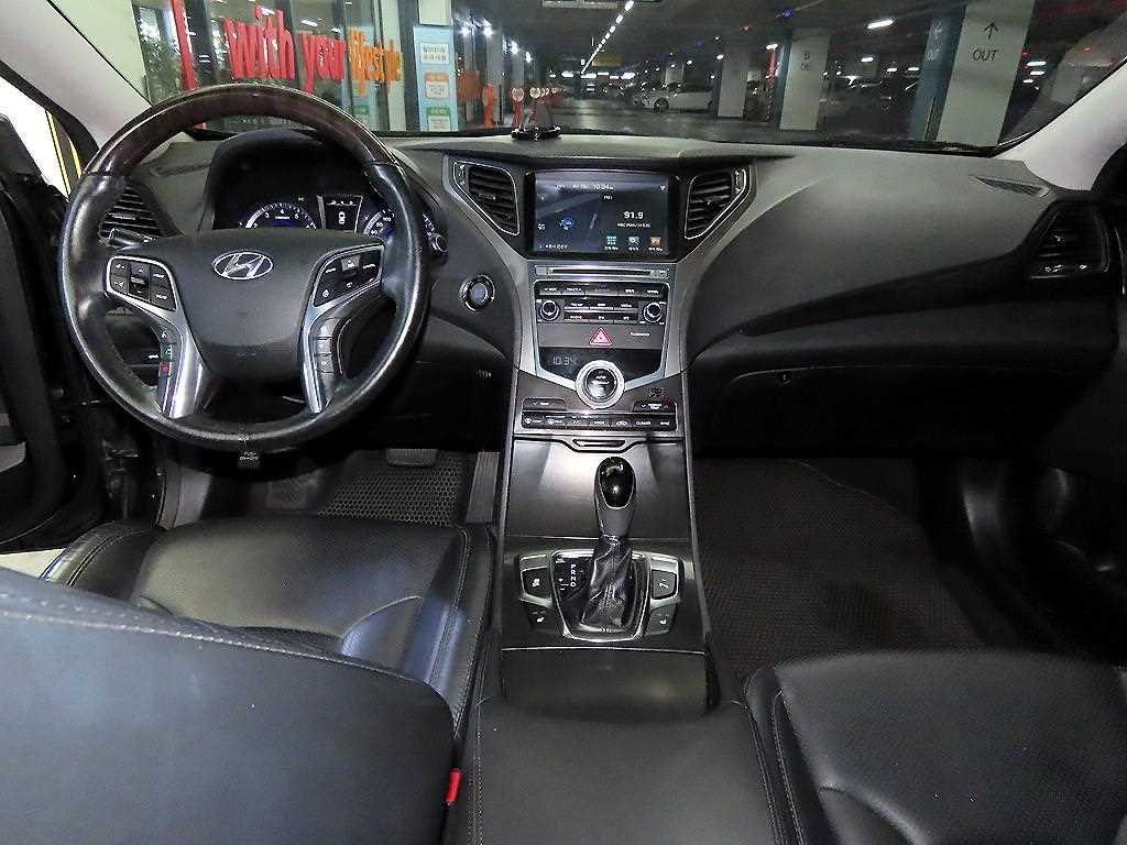 HYUNDAI Grandeur - Vista 10