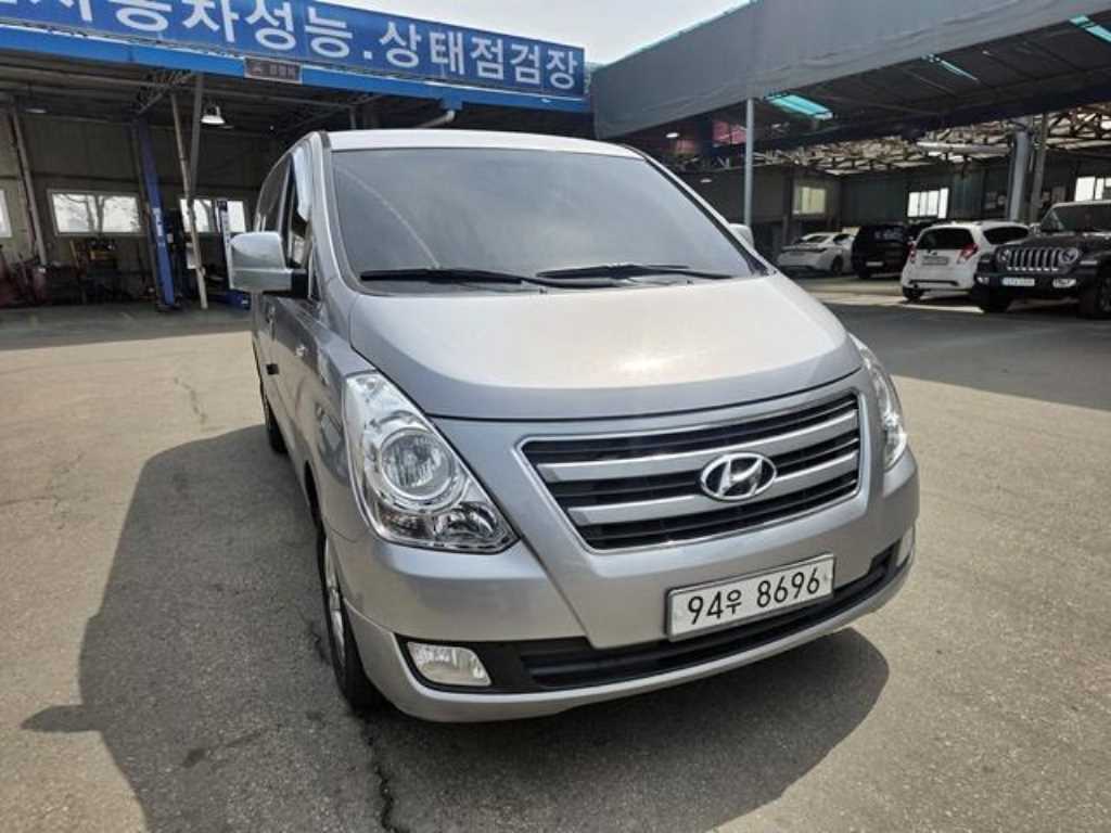 HYUNDAI Starex 2017 Gris - Importación desde Corea - HF Imports Iquique - Foto 1