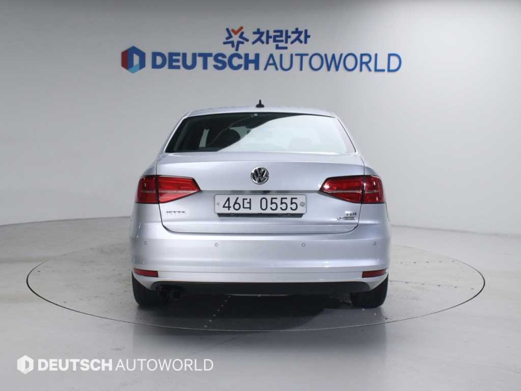 Volkswagen Jetta - Vista 4