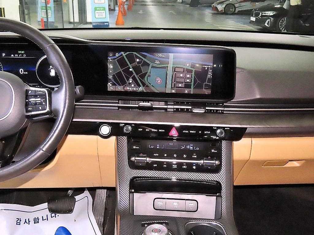 KIA Carnival - Vista 11