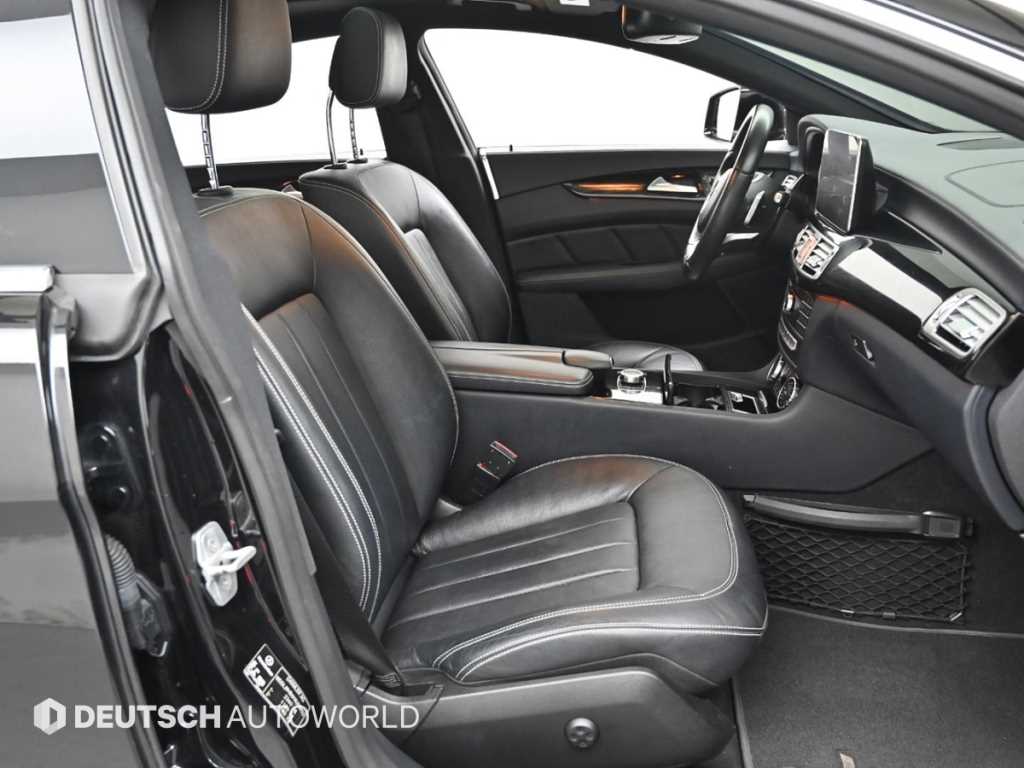 Mercedes Benz CLS Class - Vista 10