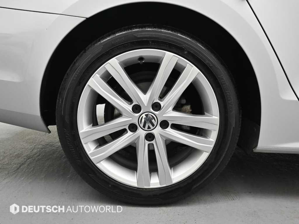 Volkswagen Jetta - Vista 5