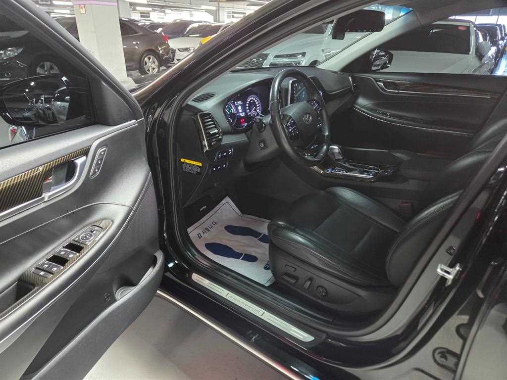 HYUNDAI Grandeur - Vista 5