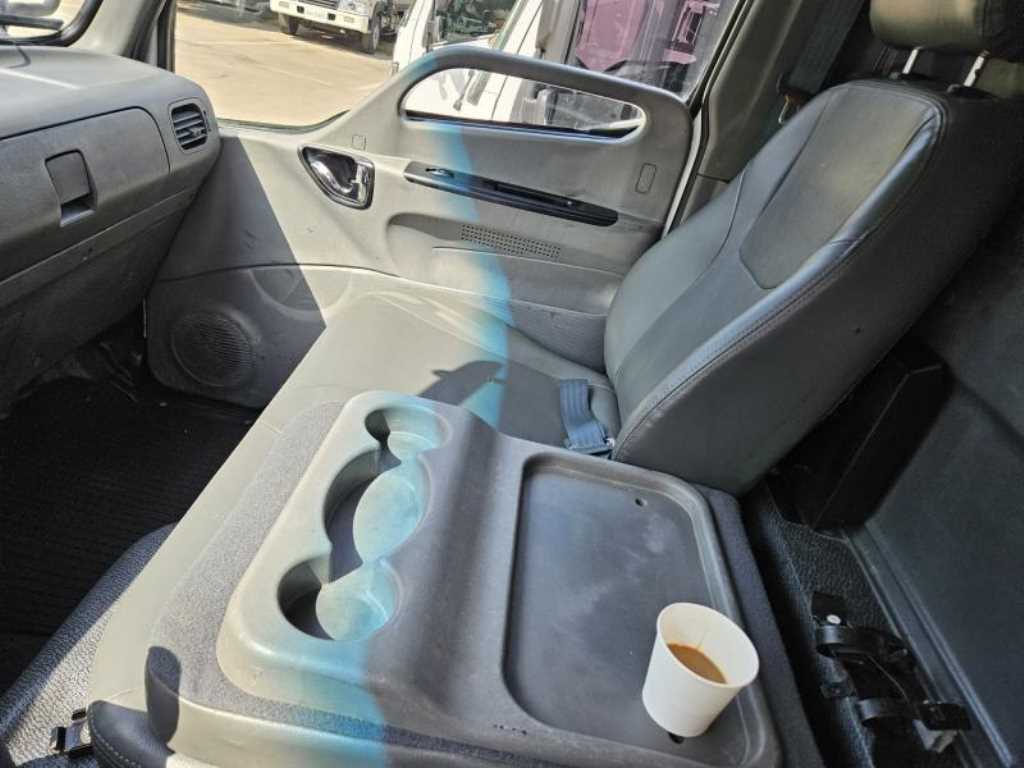 medium and large cargo truck 2012 Blanco - Importación desde Corea - HF Imports Iquique - Foto 15