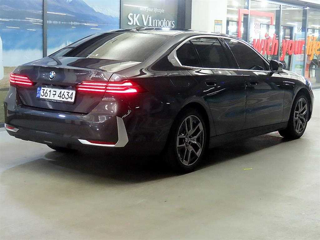 BMW 5 Series - Vista 4