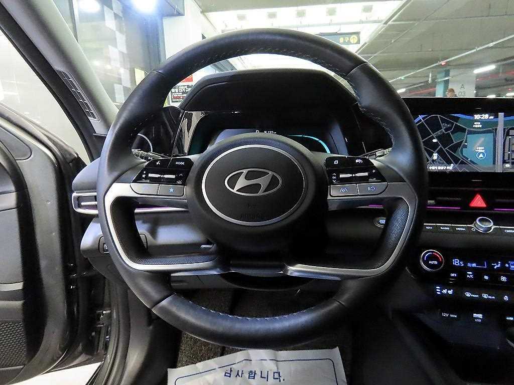 HYUNDAI Avante - Vista 8