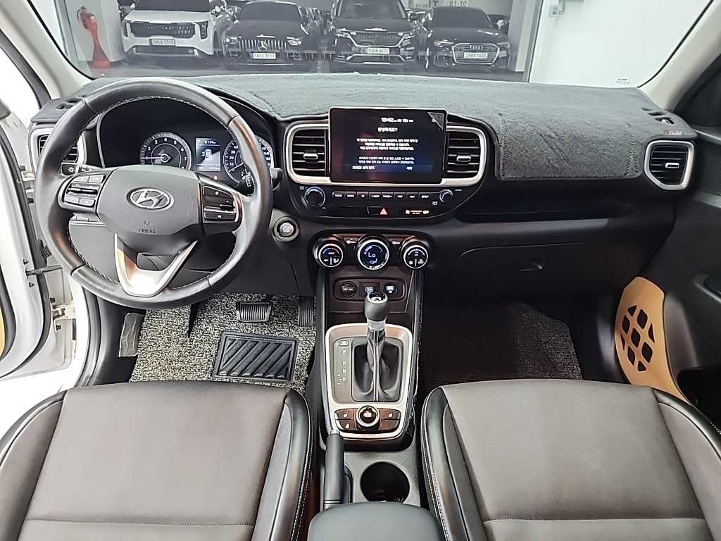 HYUNDAI Venue - Vista 7