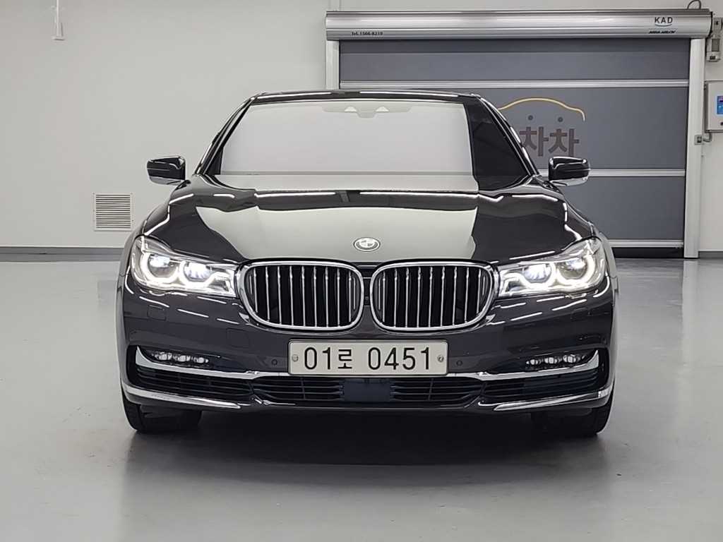 BMW 7 Series - Vista 2