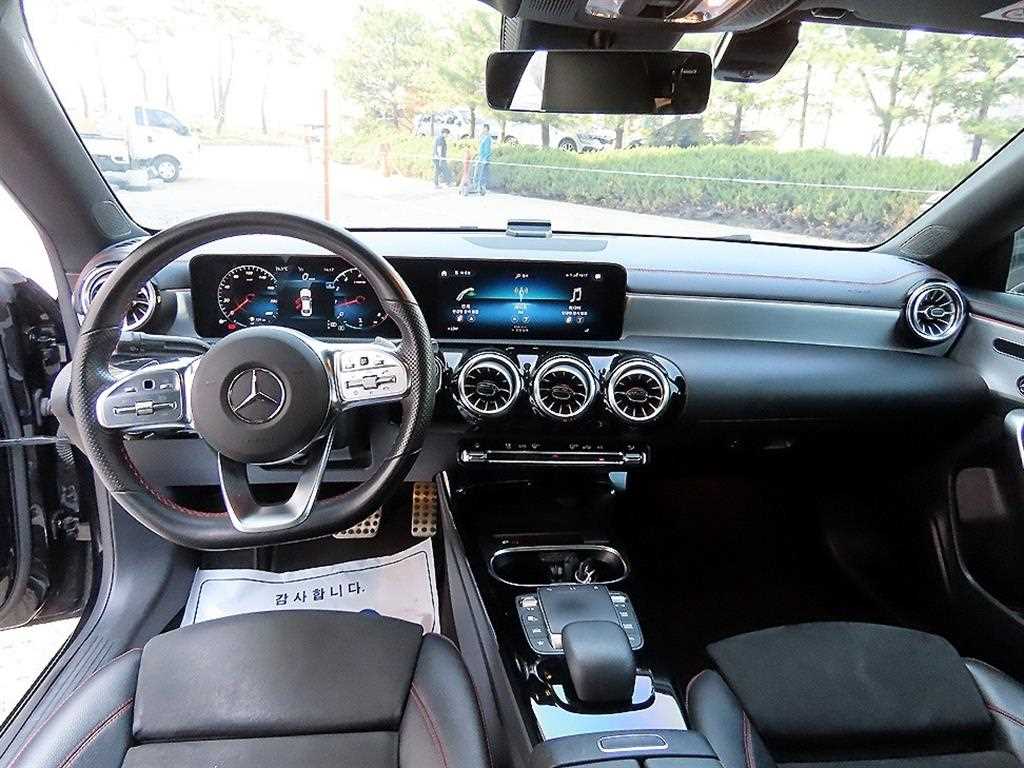 Mercedes Benz CLA Class - Vista 8