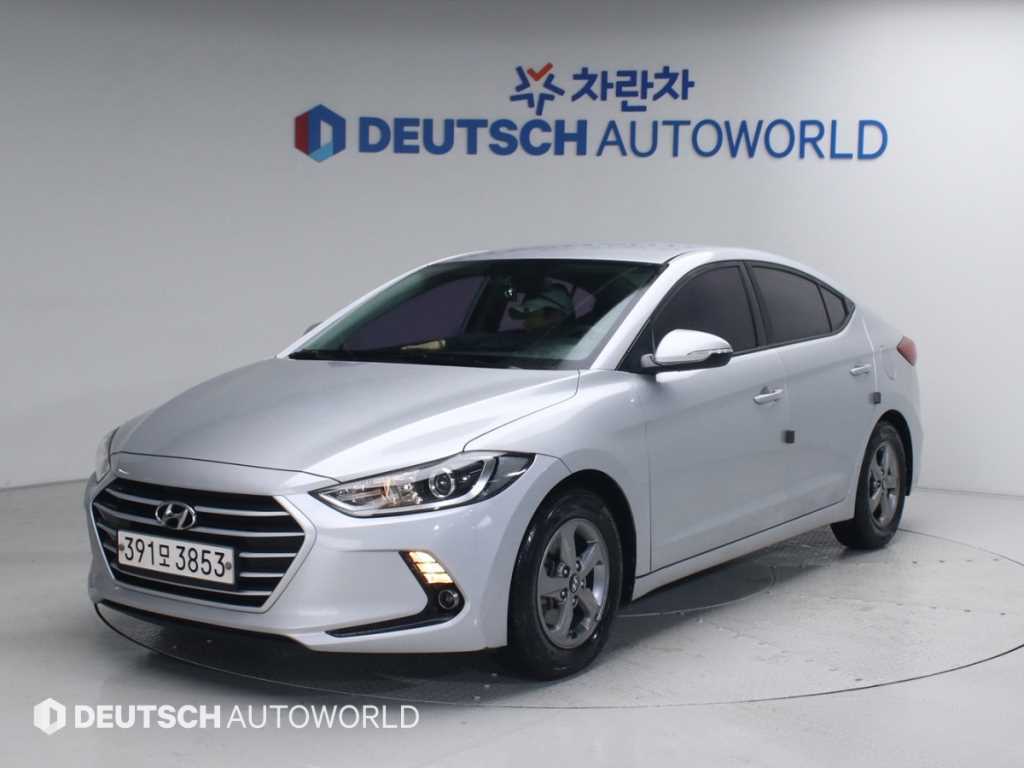 HYUNDAI Avante - Vista 2