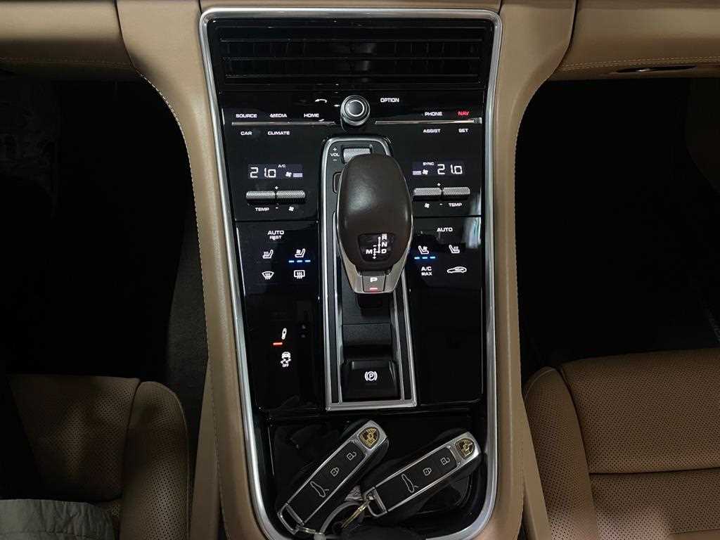 Porsche Panamera - Vista 12