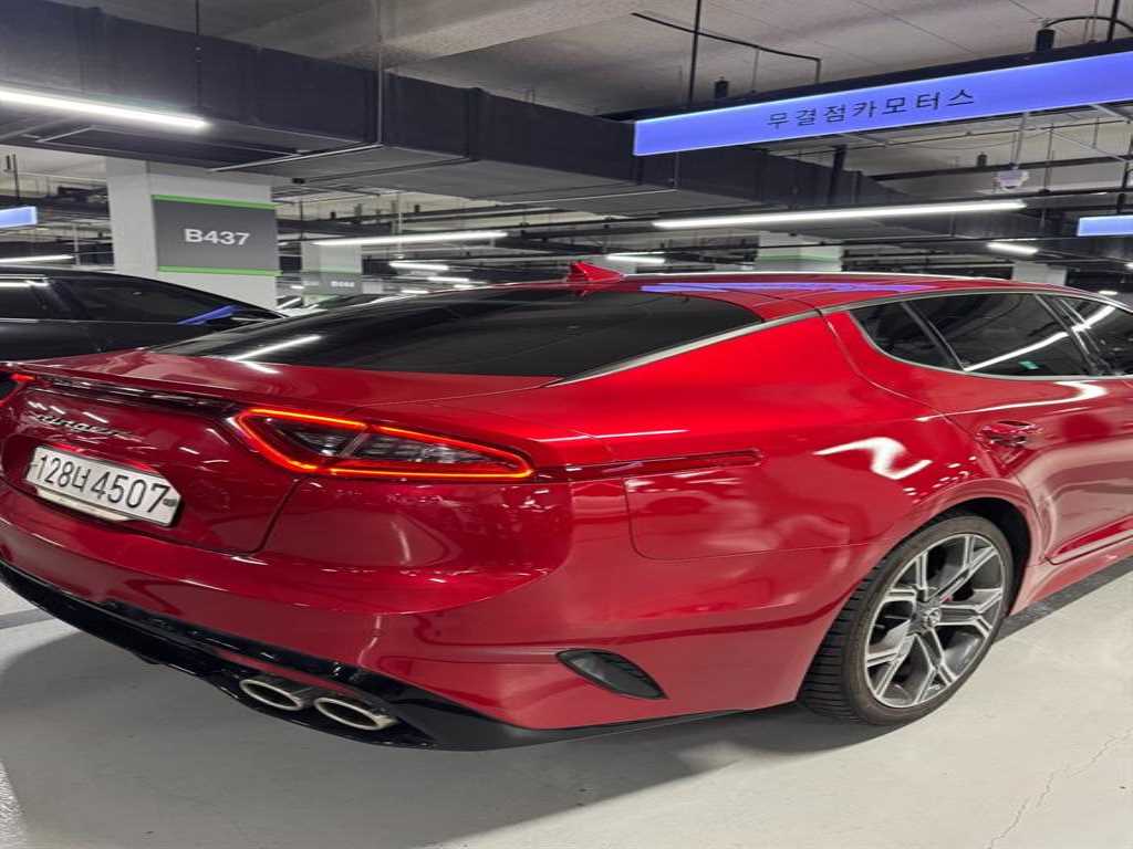 KIA Stinger - Vista 4