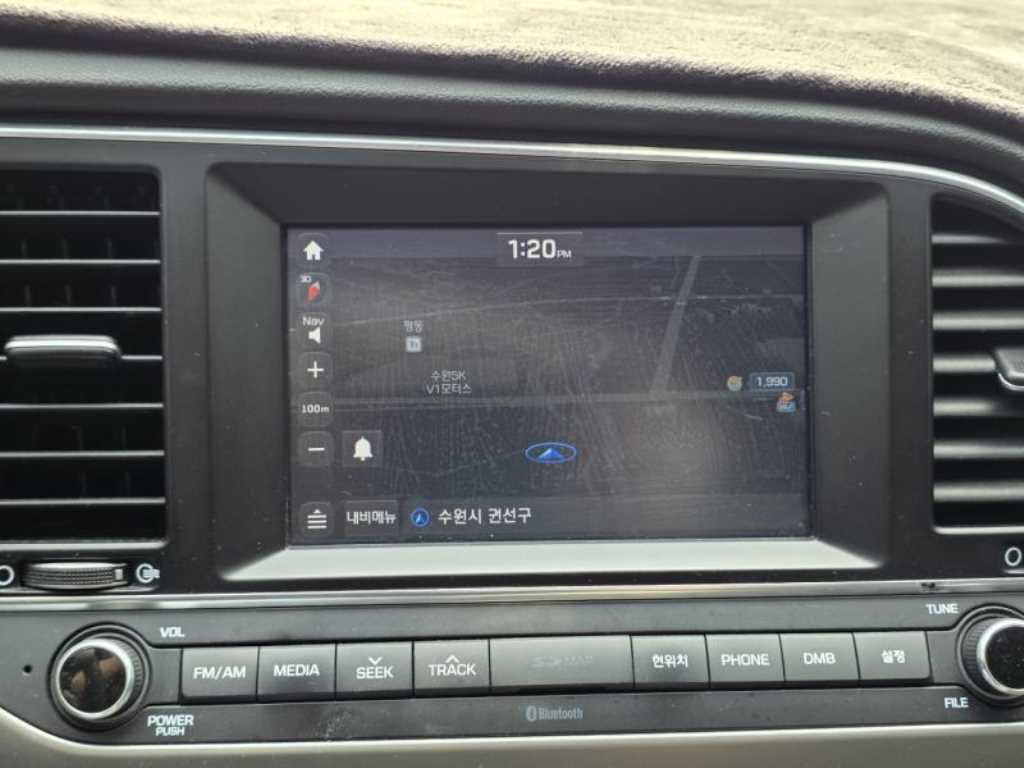 HYUNDAI Avante - Vista 11