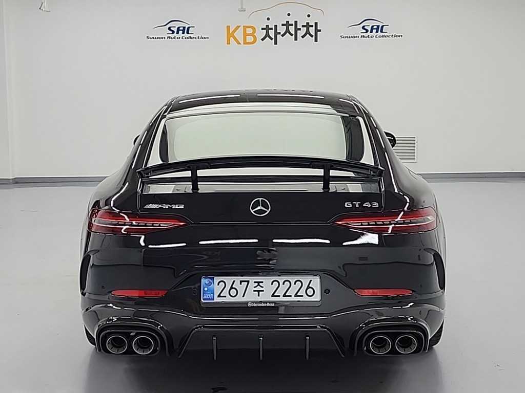 Mercedes Benz AMG GT - Vista 4
