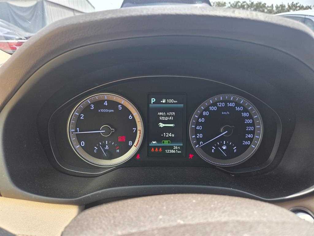 HYUNDAI Grandeur - Vista 2