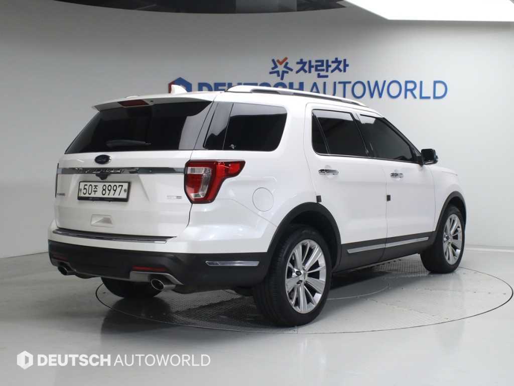 Ford Explorer - Vista 2