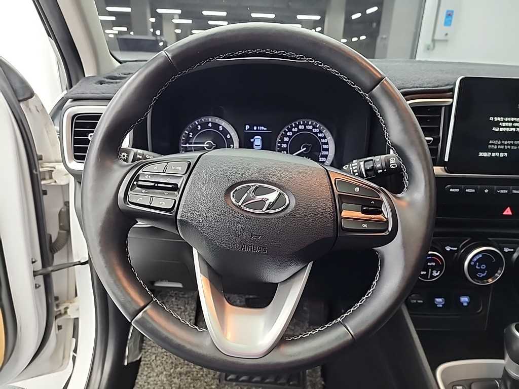 HYUNDAI Venue - Vista 9