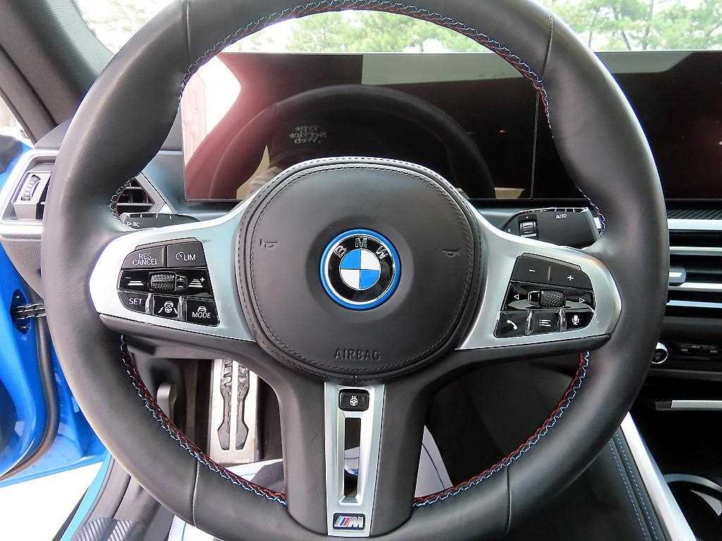 BMW i4 - Vista 8
