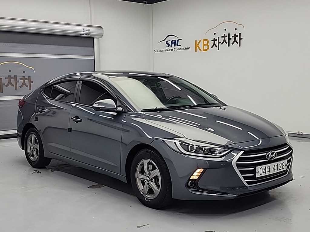 HYUNDAI Avante - Vista 4