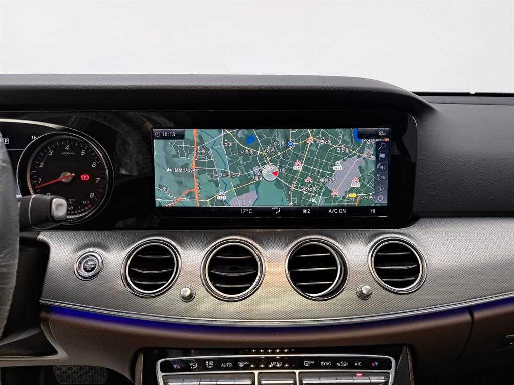 Mercedes Benz E class - Vista 9