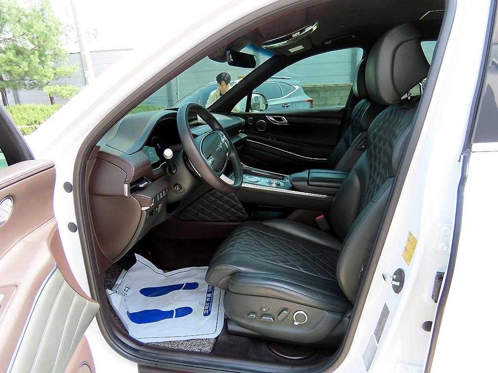 Genesis GV80 - Vista 5