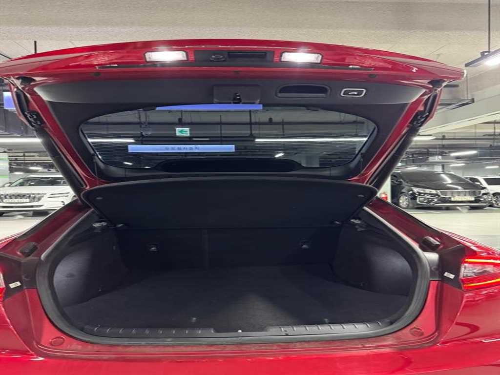 KIA Stinger - Vista 5