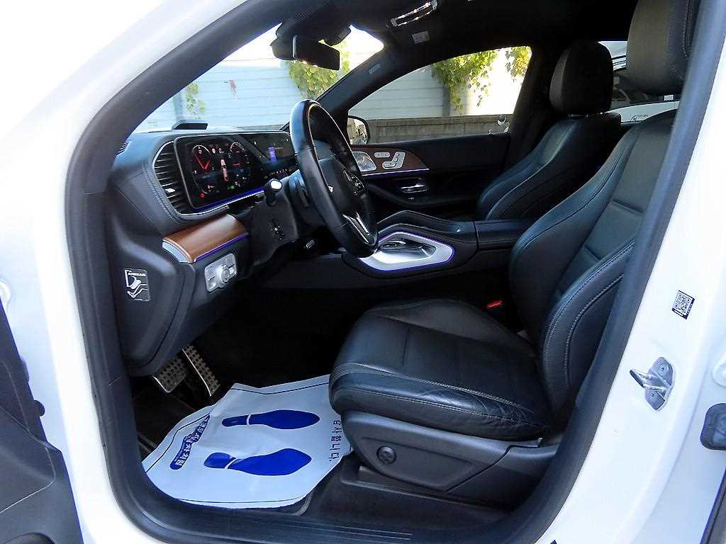 Mercedes Benz GLE Class - Vista 5