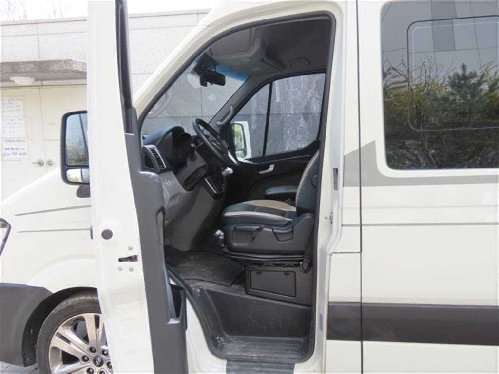 HYUNDAI Solati - Vista 12