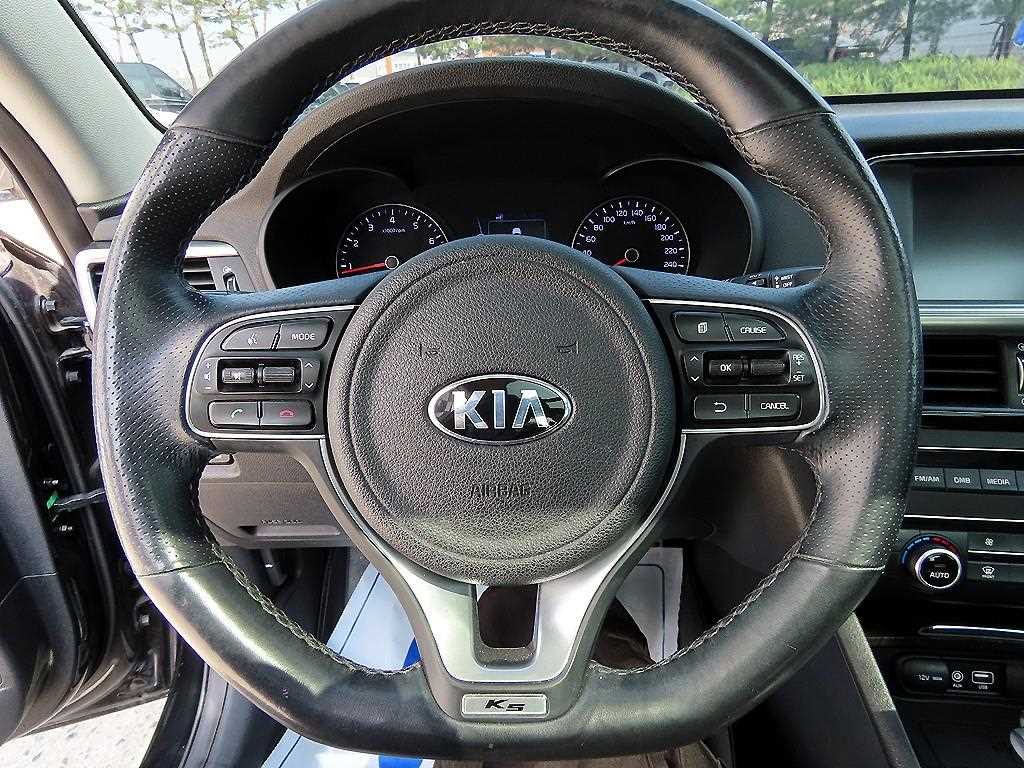 KIA K5 - Vista 8