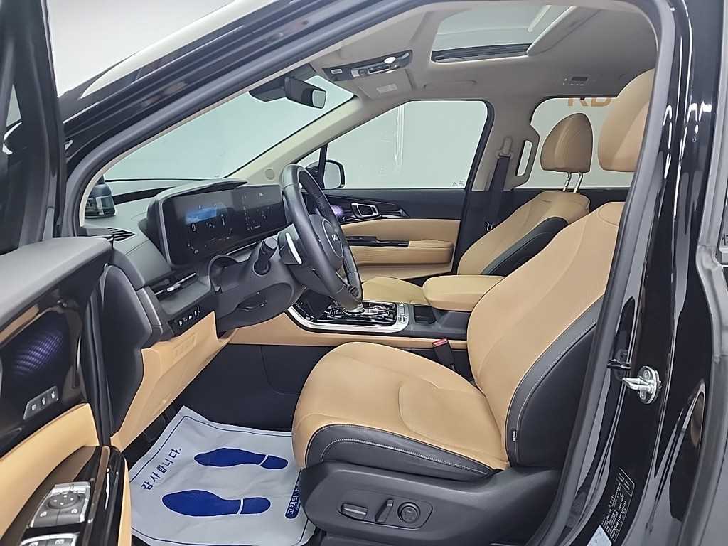 KIA Carnival - Vista 11