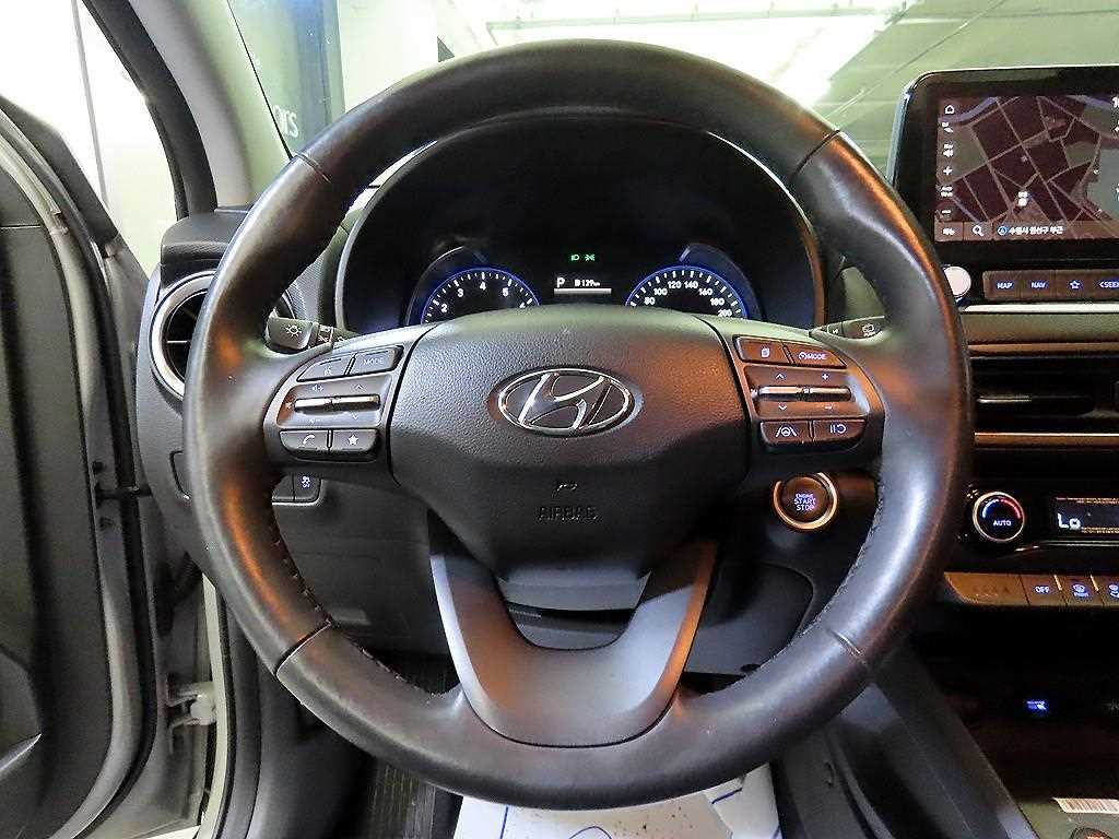 HYUNDAI Kona - Vista 8