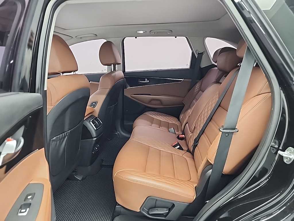 KIA Sorento - Vista 12