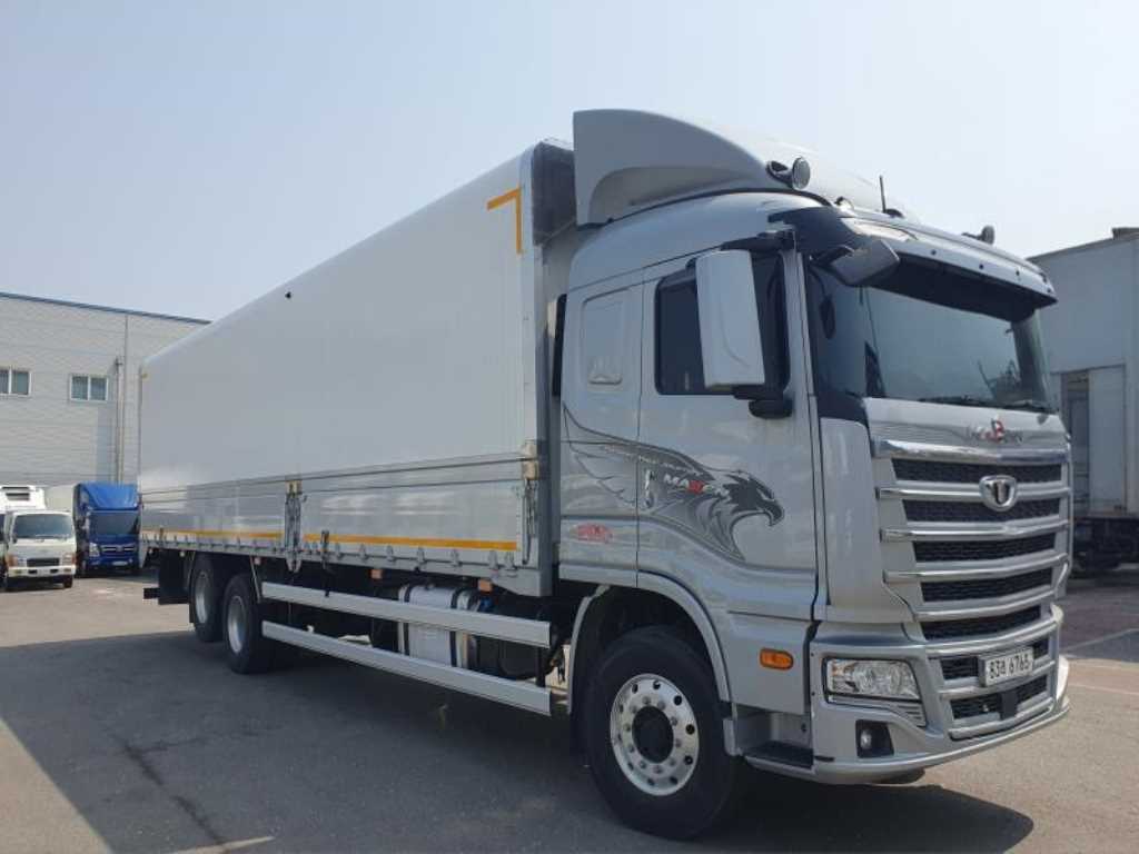 medium and large cargo truck - Vista 2