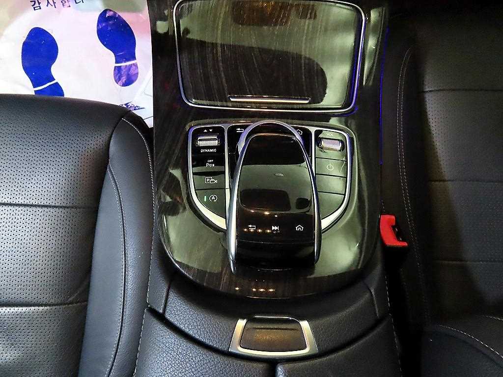 Mercedes Benz E class - Vista 12