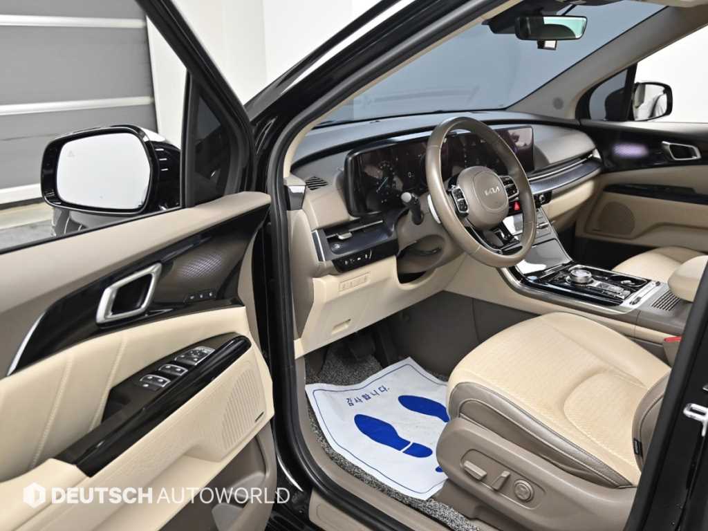 KIA Carnival - Vista 11