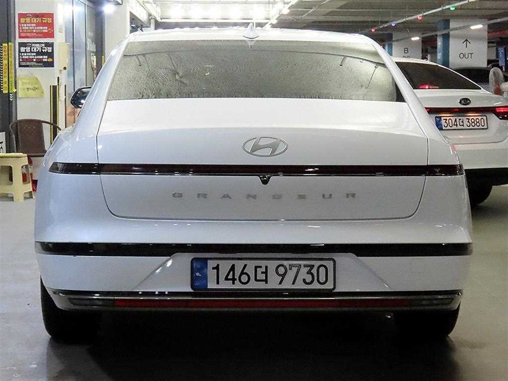 HYUNDAI Grandeur - Vista 5
