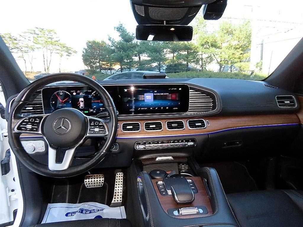 Mercedes Benz GLE Class - Vista 7