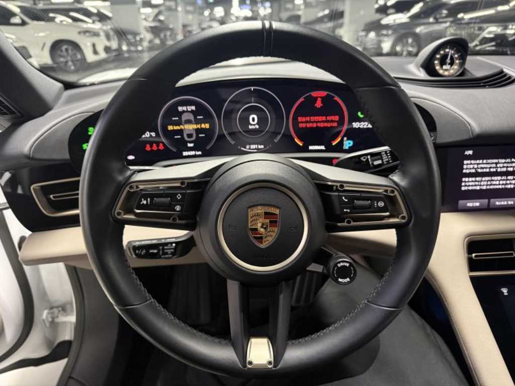 Porsche Taycan - Vista 7