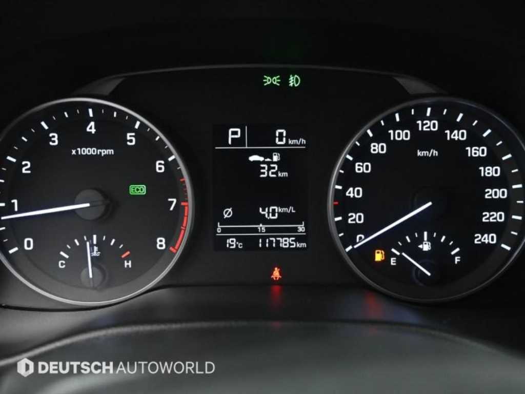 HYUNDAI Avante - Vista 8