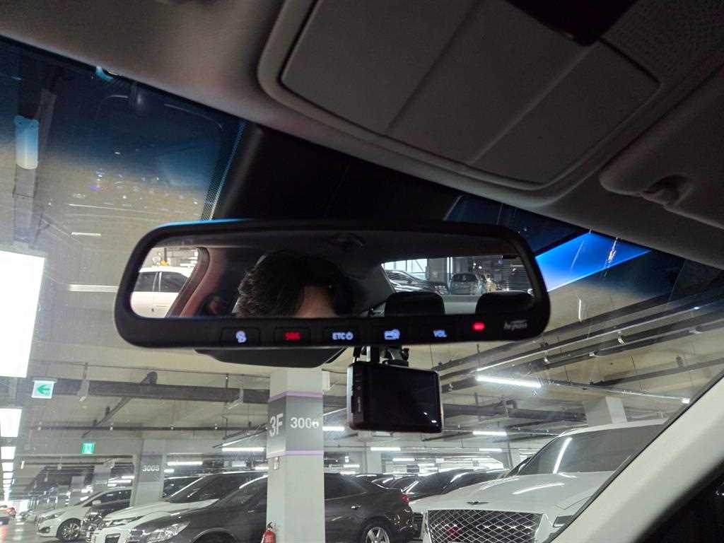 HYUNDAI Grandeur - Vista 10