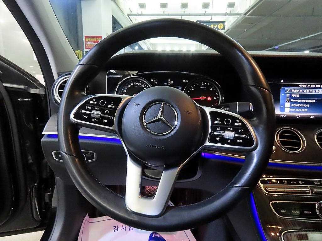 Mercedes Benz E class - Vista 8