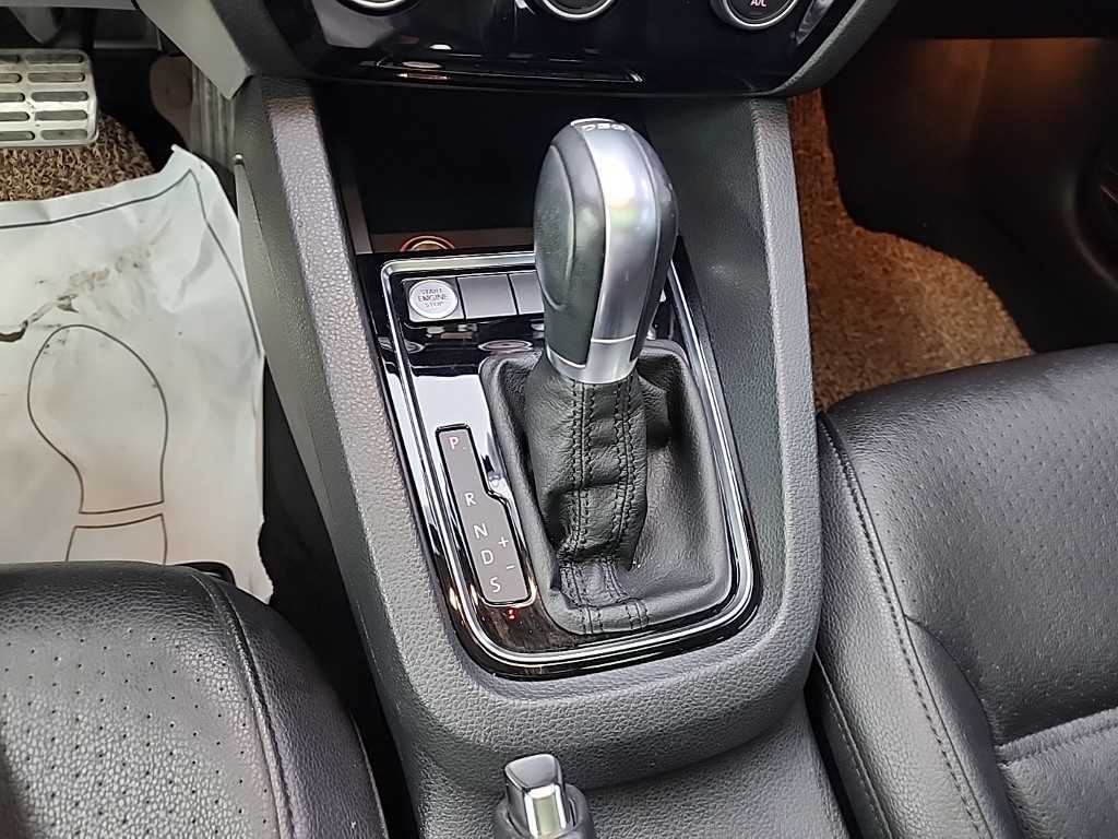 Volkswagen Jetta - Vista 8