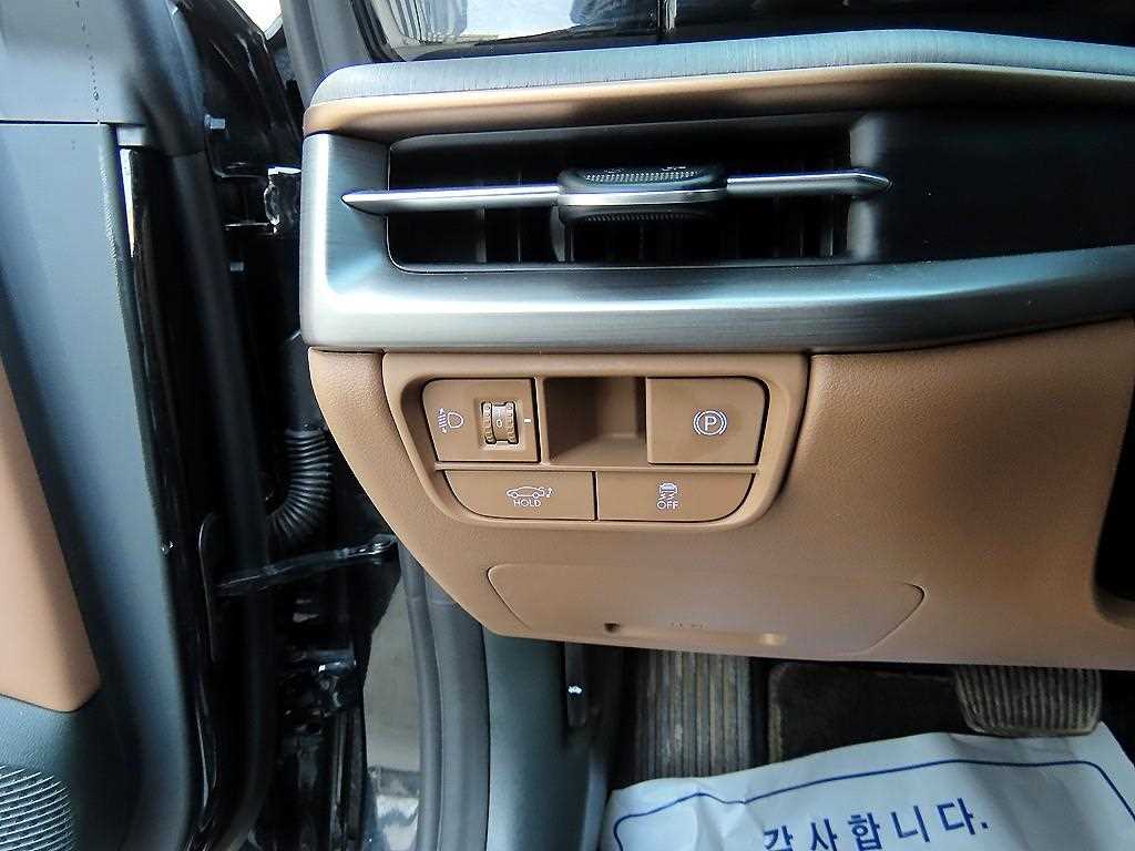 HYUNDAI Grandeur - Vista 12