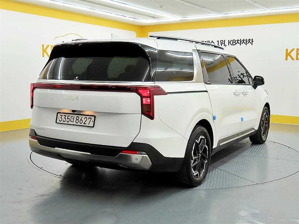 KIA Carnival - Vista 4