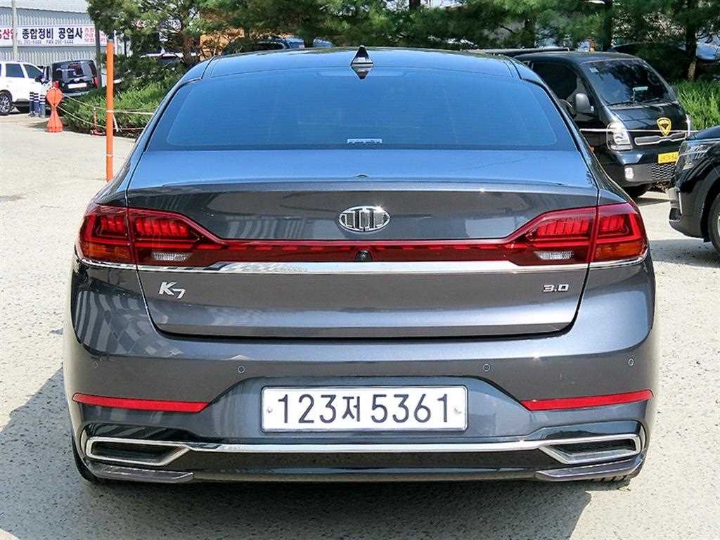 KIA K7 - Vista 4