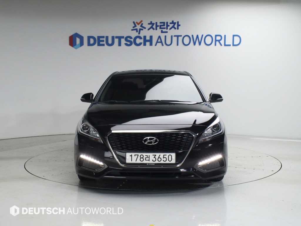 HYUNDAI Sonata - Vista 3