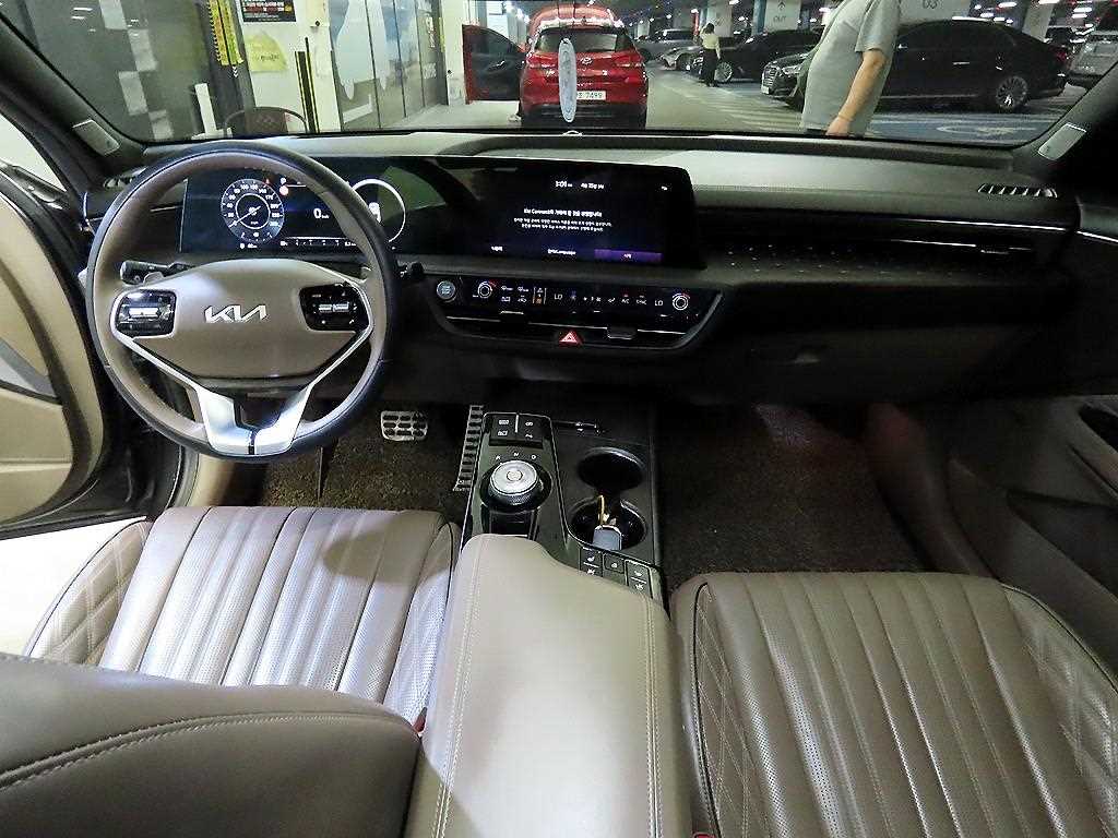 KIA K8 - Vista 10