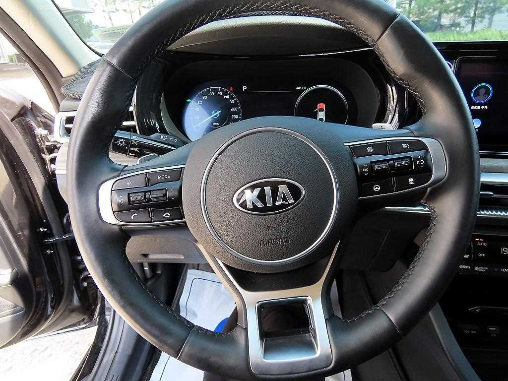 KIA K5 - Vista 8