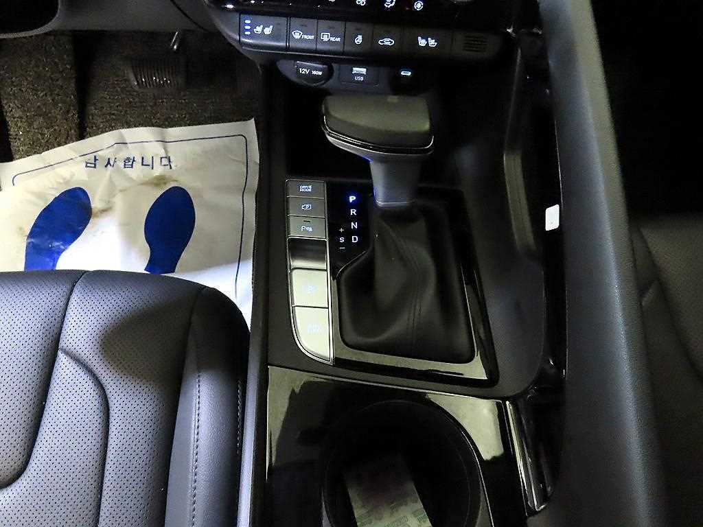 HYUNDAI Avante - Vista 12